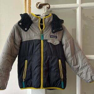 Patagonia baby tribbles reversible coat 5T grey blue